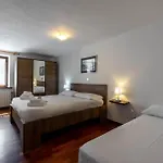 Seconda Stella A Destra Apartament *